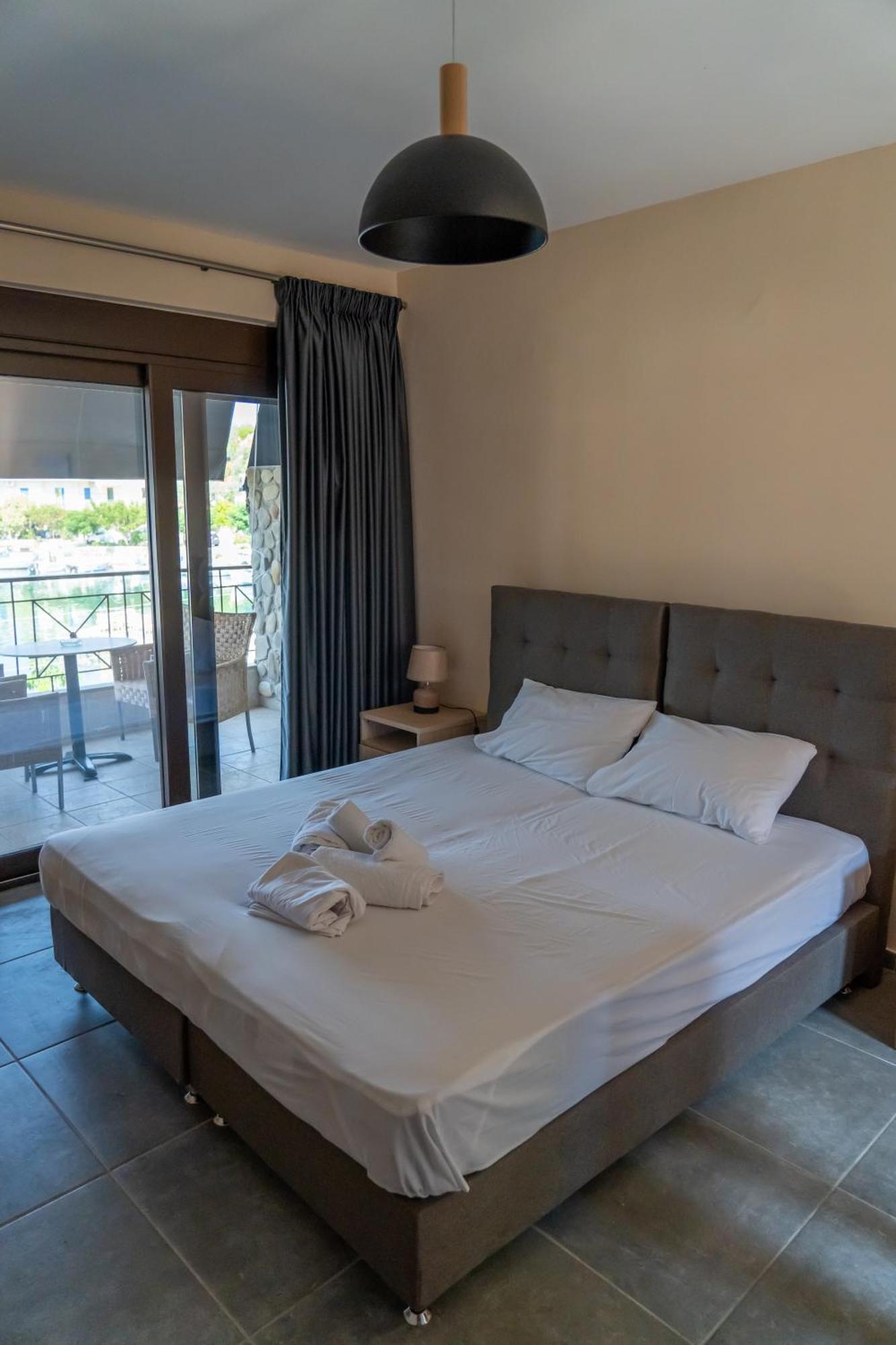 Prego Living Apartments Vathi  Екстериор снимка